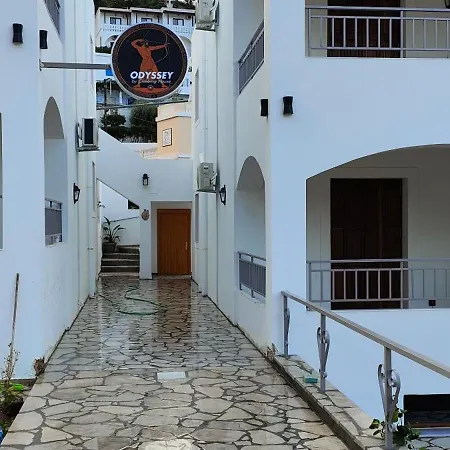 Apartment Odyssey By Climbing House *