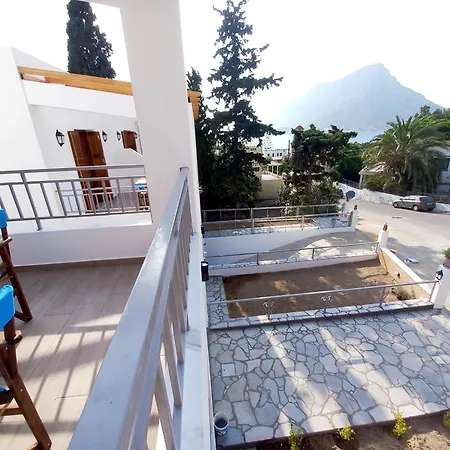 Apartment Odyssey By Climbing House