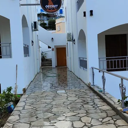 Apartment Odyssey By Climbing House